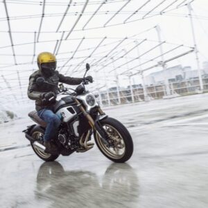 700CL-X-HERITAGE_Action-14-scaled-600x600