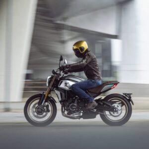 700CL-X-HERITAGE_Action-15-scaled-600x600
