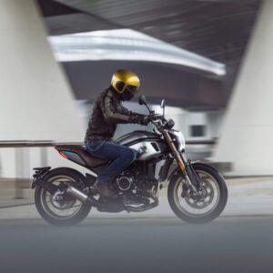 700CL-X-HERITAGE_Action-16-scaled-600x600
